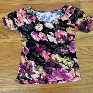 Jennifer Lopez Top Women’s Small Floral Shirt Round Neck Short Sleeve Casualwear